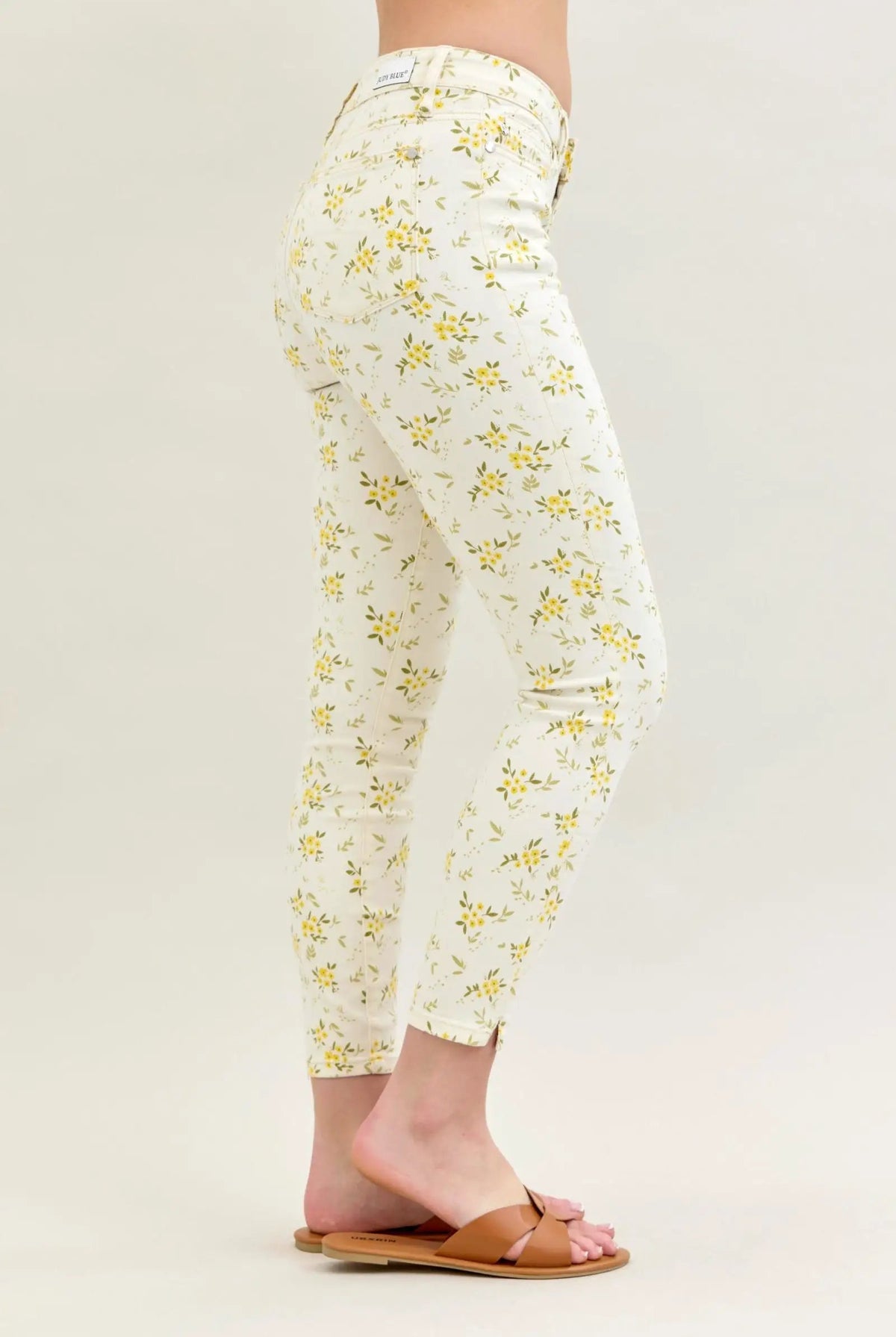 Judy Blue The Golden Meadow Mid Rise Skinny Leg Floral Print Jeans - Jeans Judy Blue Mid Rise Skinny Leg Floral Print Jeans