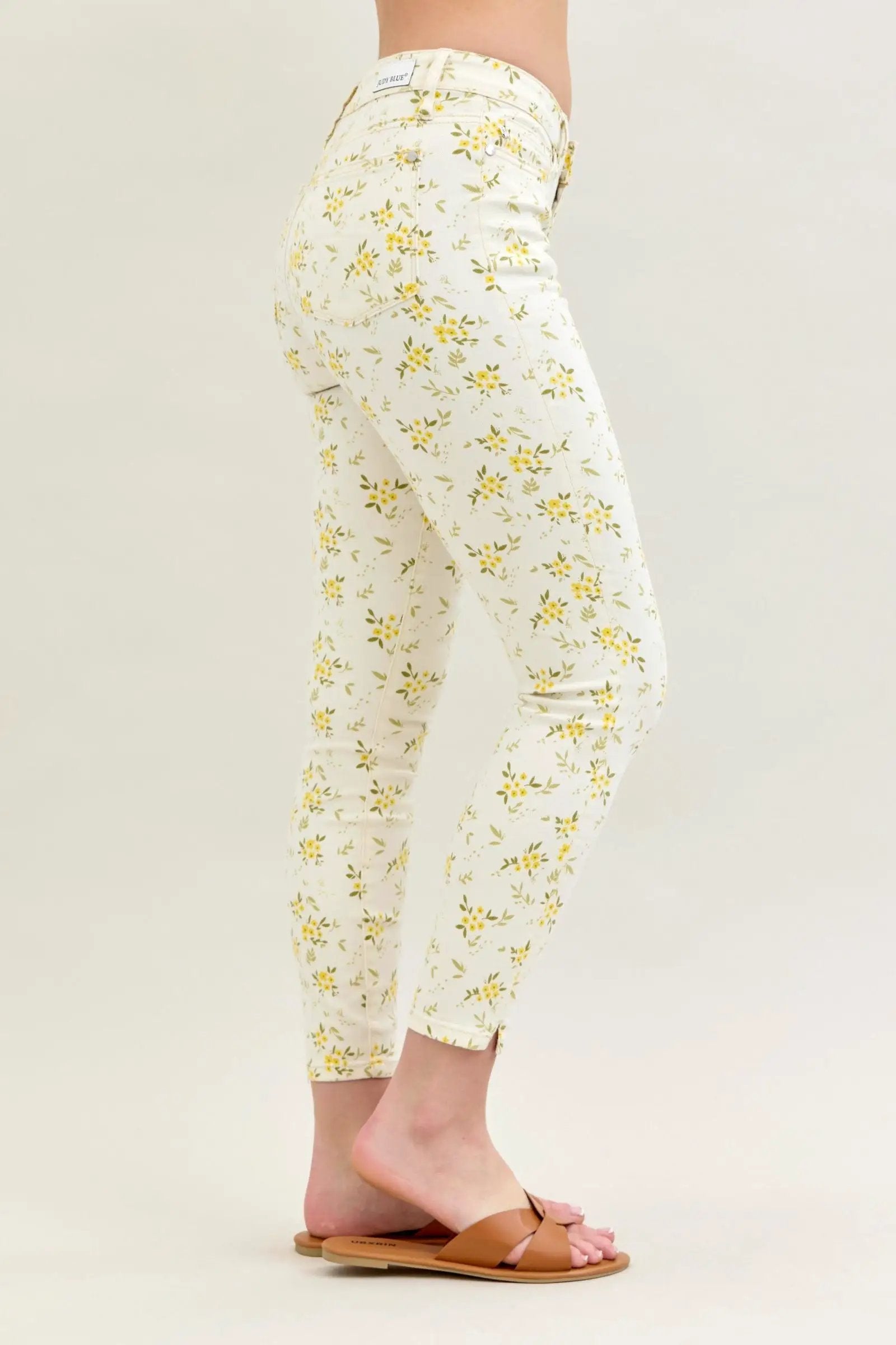 Judy Blue The Golden Meadow Mid Rise Skinny Leg Floral Print Jeans - Jeans Judy Blue Mid Rise Skinny Leg Floral Print Jeans