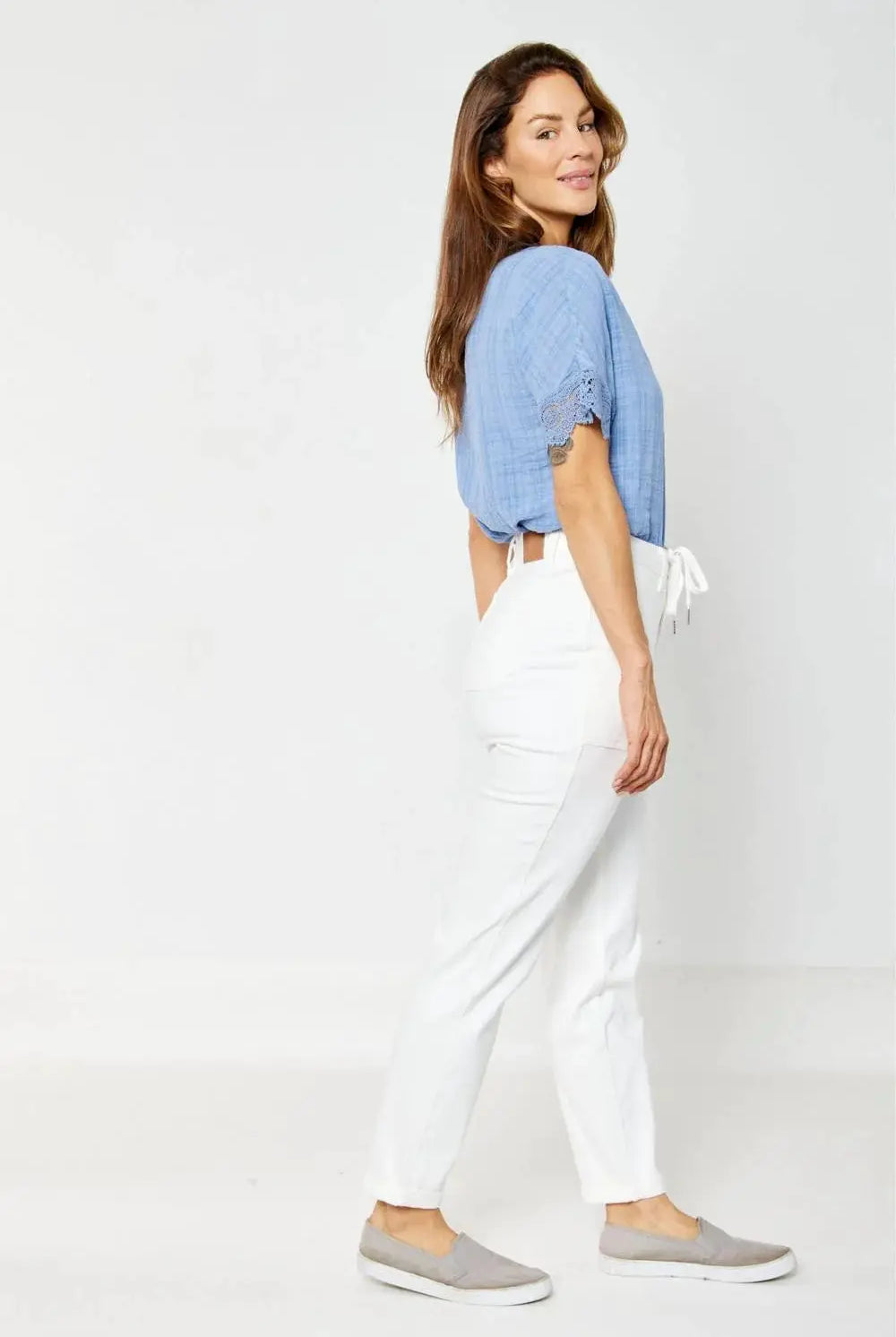 Judy Blue The High Waist White Cuffed Jogger Denim Jeans: REG & CURVY - Jeans judy blue utility jogger jeans