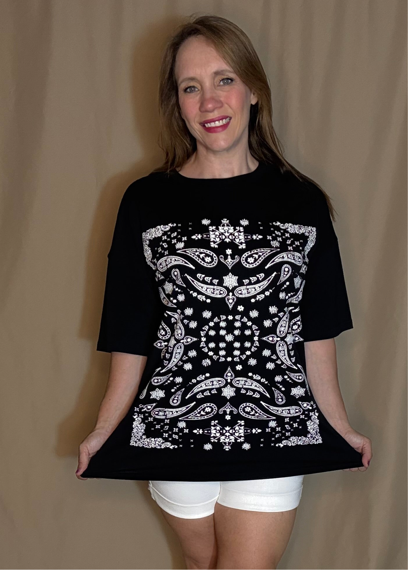 Grateful Threads Boutique Black Paisley Print Crew Neck Loose Fit Tunic Tee - Tunics Black Paisley Print Crew Neck Loose Fit Tunic Tee
