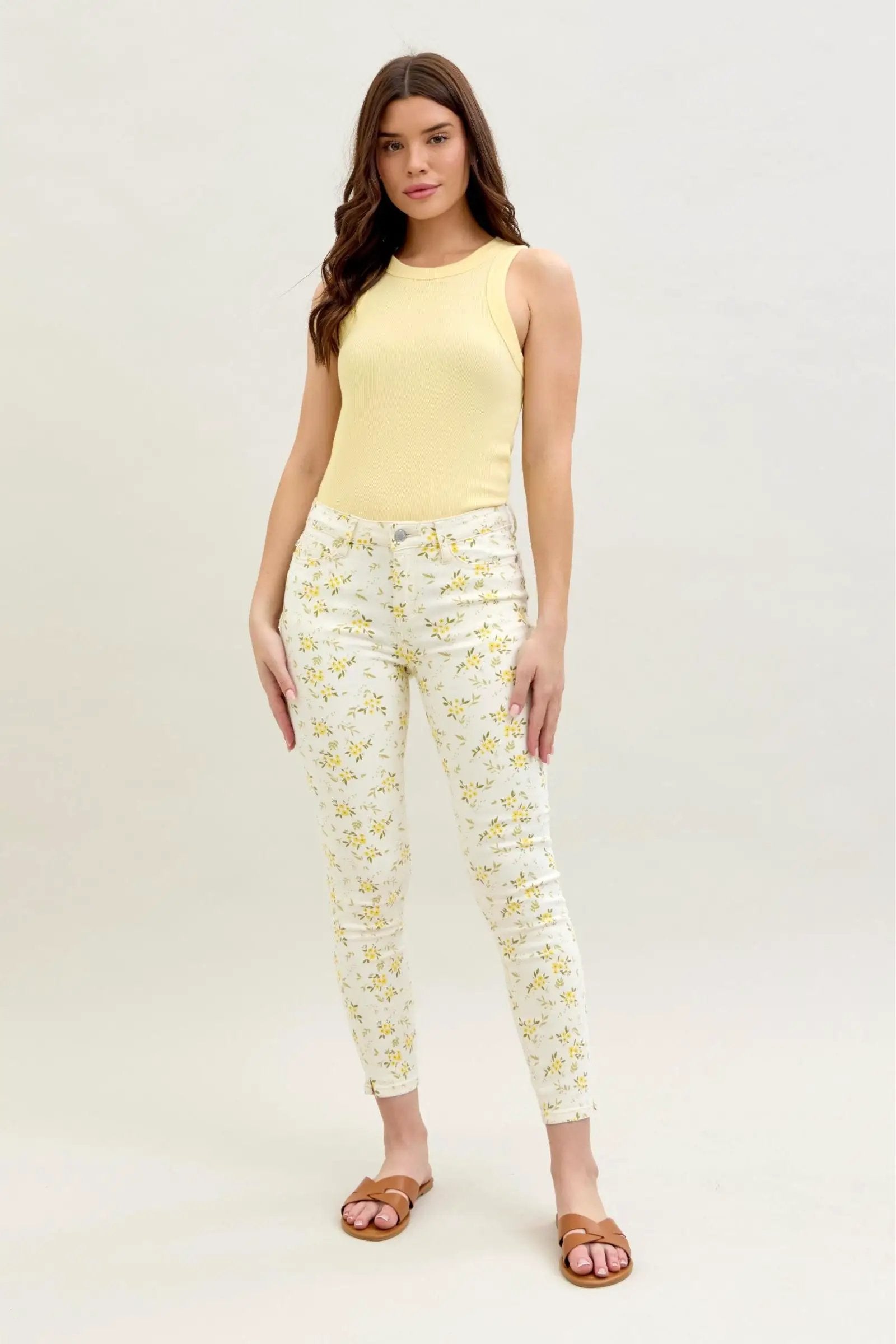 Judy Blue The Golden Meadow Mid Rise Skinny Leg Floral Print Jeans - Jeans Judy Blue Mid Rise Skinny Leg Floral Print Jeans