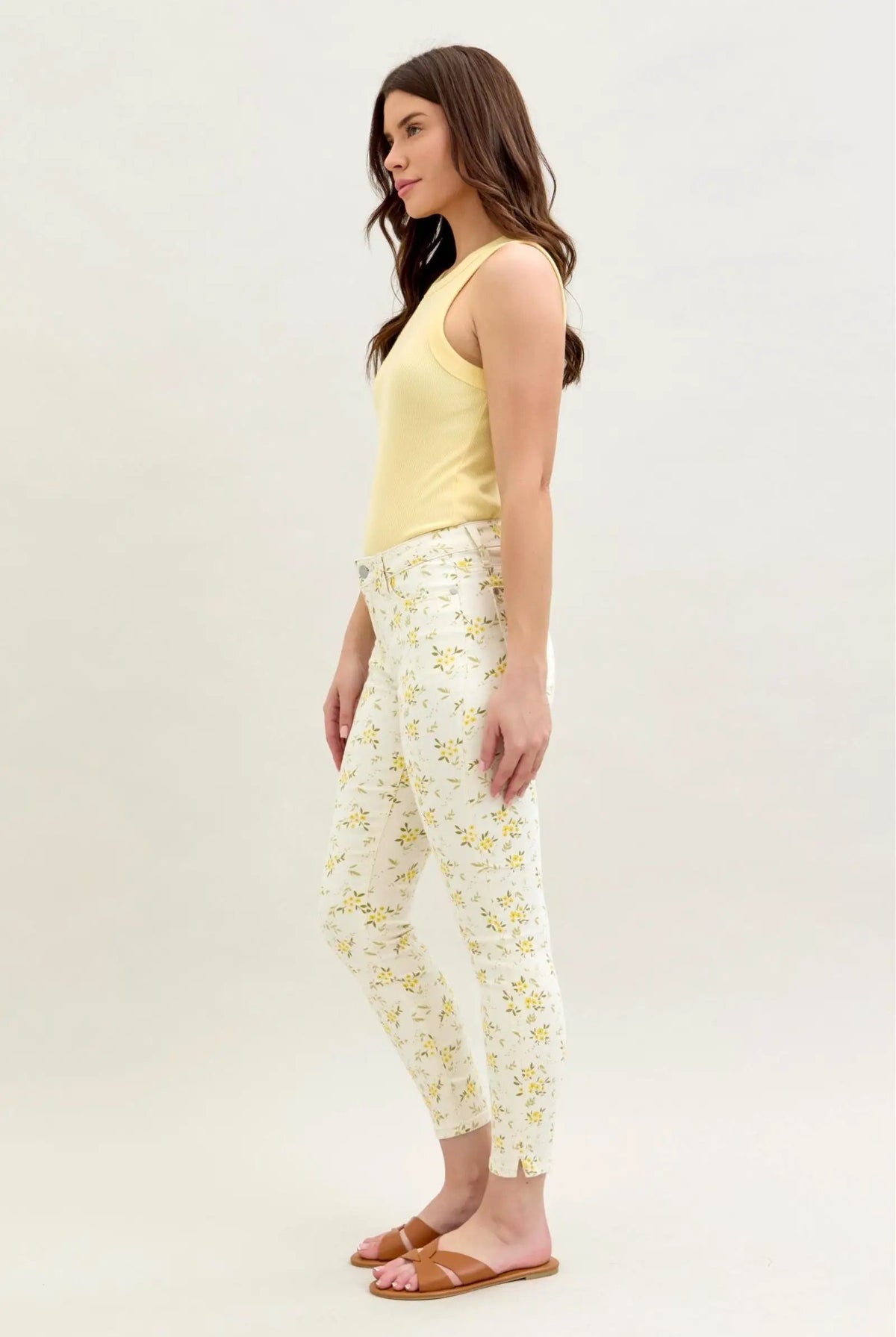 Judy Blue The Golden Meadow Mid Rise Skinny Leg Floral Print Jeans - Jeans Judy Blue Mid Rise Skinny Leg Floral Print Jeans