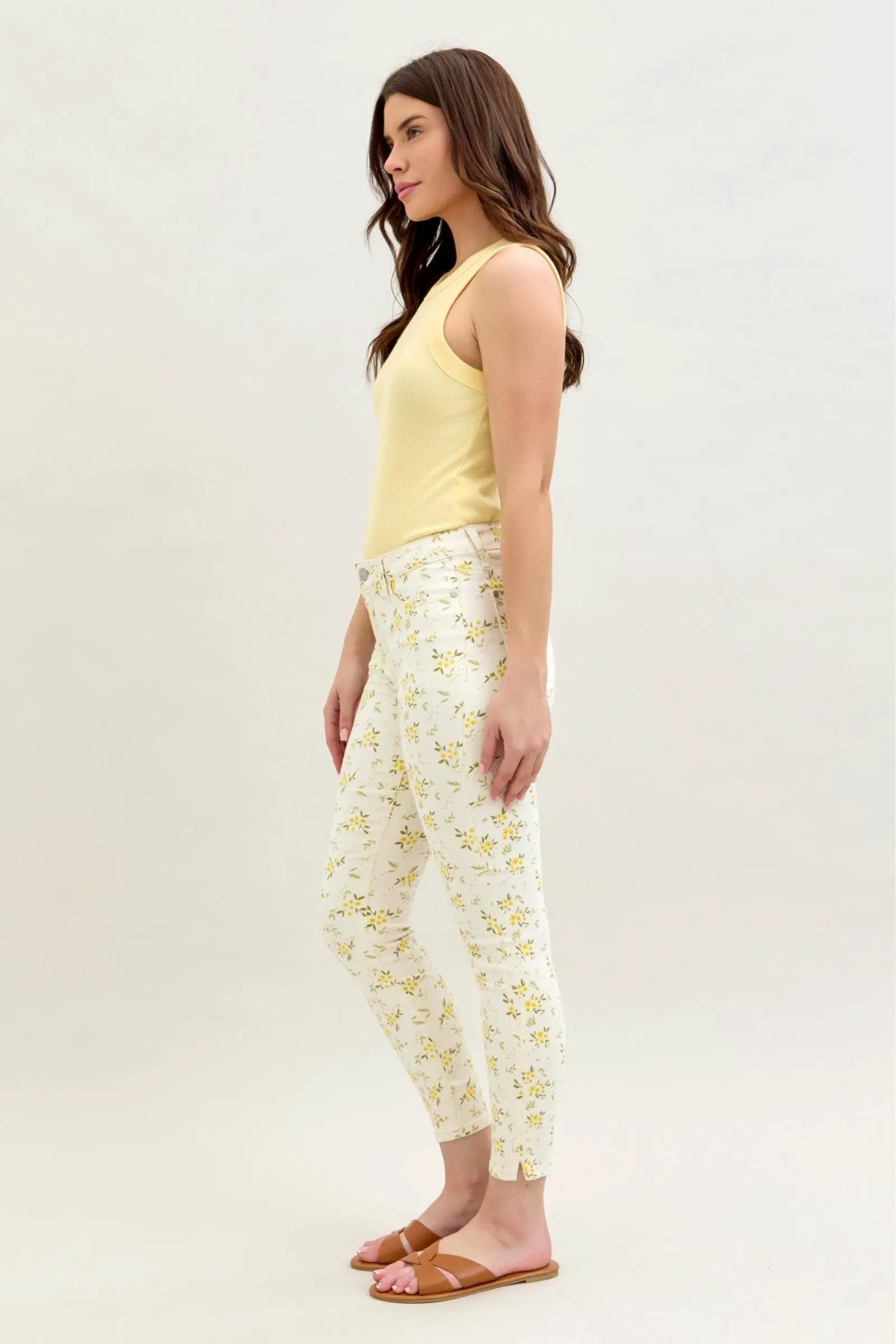 Judy Blue The Golden Meadow Mid Rise Skinny Leg Floral Print Jeans - Jeans Judy Blue Mid Rise Skinny Leg Floral Print Jeans
