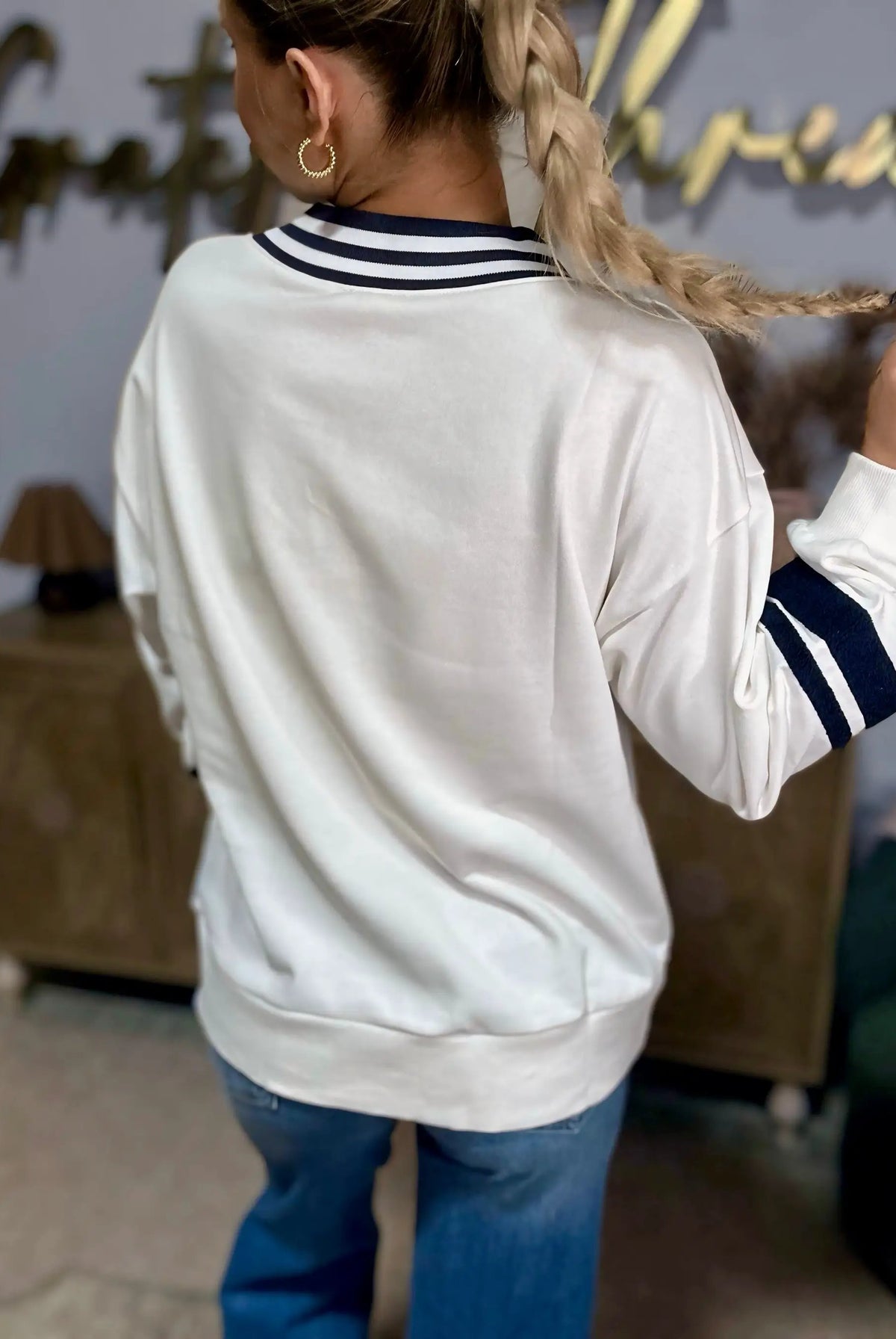 Oddi Oddi - Varsity-Inspired Pullover: White Blue Combo - Sweatshirts