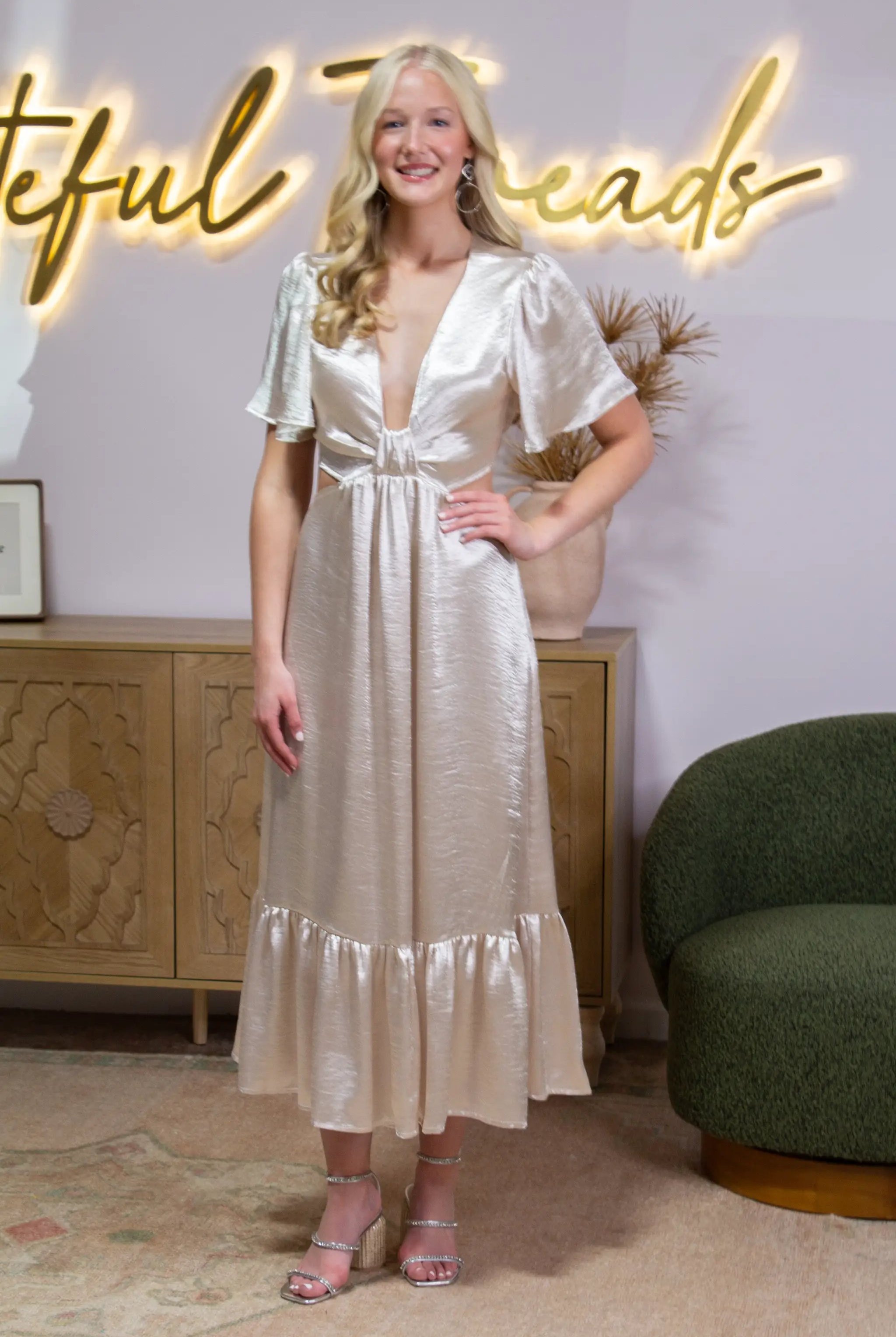 En Crème En Crème Ivory Satin Flutter Sleeve Open-Back Maxi Dress - Dresses