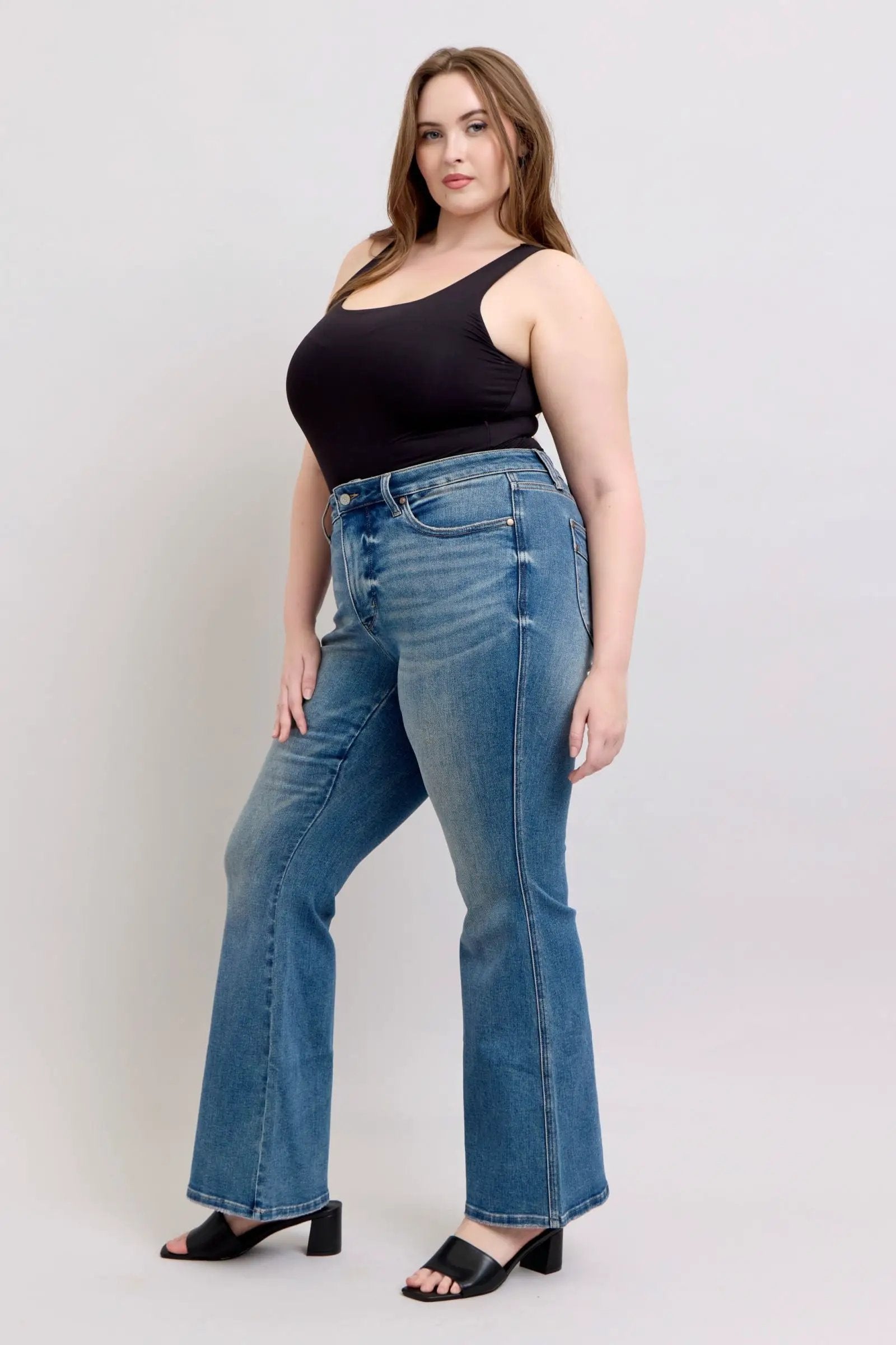 Judy Blue The Mid Rise Tummy Control Vintage Wash & Back Shield Pockets Flare Denim Jeans - Jeans Judy Blue Boot Cut Jeans PLUS