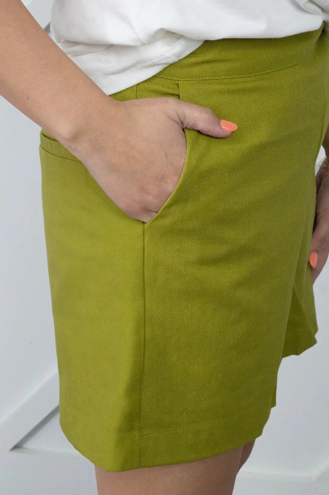 Grace & Emma Chartreuse Breezy Palms Linen Shorts - Short Trousers