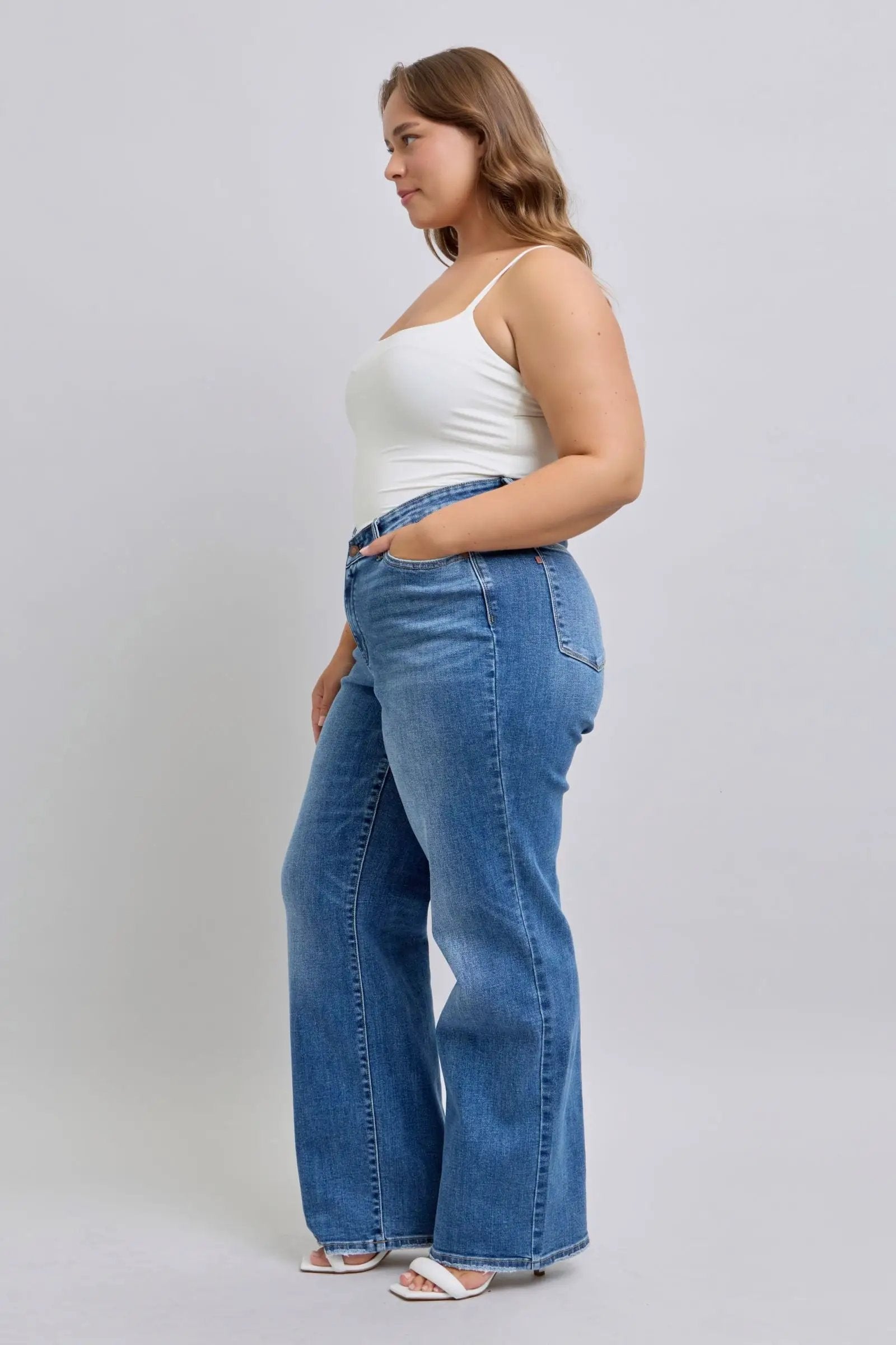 Judy Blue Judy Blue High Waisted V Front Vintage Washed 90's Straight Leg Denim Blue Jeans CURVY - Jeans Judy Blue High Waisted V Front Vintage Washed 90's Straight Leg Denim Blue Jeans PLUS