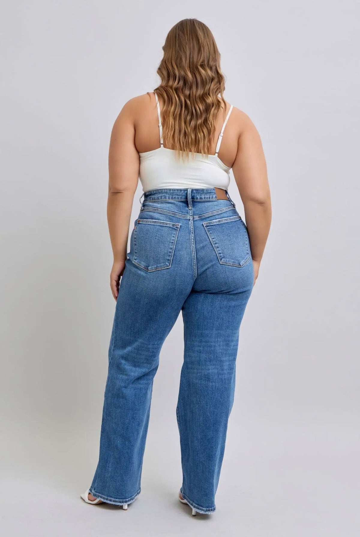 Judy Blue Judy Blue High Waisted V Front Vintage Washed 90's Straight Leg Denim Blue Jeans CURVY - Jeans Judy Blue High Waisted V Front Vintage Washed 90's Straight Leg Denim Blue Jeans PLUS