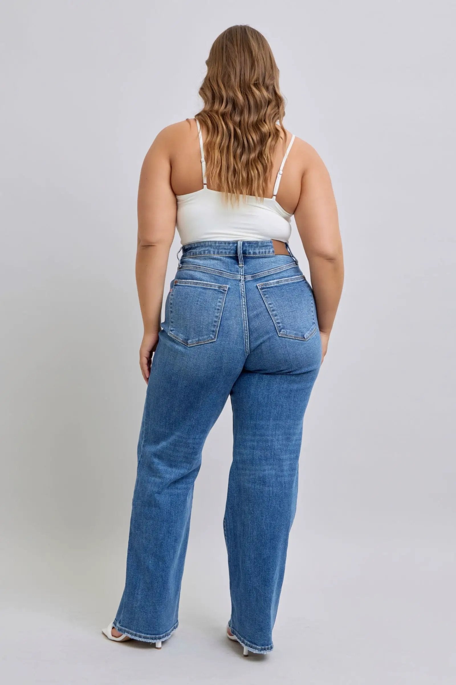 Judy Blue Judy Blue High Waisted V Front Vintage Washed 90's Straight Leg Denim Blue Jeans CURVY - Jeans Judy Blue High Waisted V Front Vintage Washed 90's Straight Leg Denim Blue Jeans PLUS