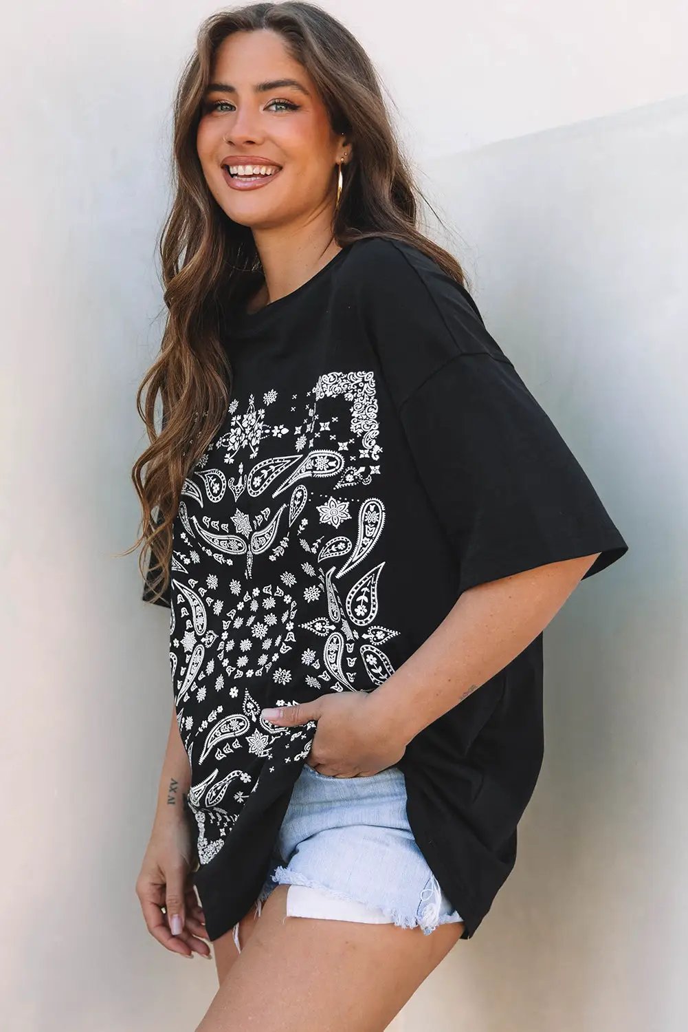 Grateful Threads Boutique Black Paisley Print Crew Neck Loose Fit Tunic Tee - Tunics Black Paisley Print Crew Neck Loose Fit Tunic Tee