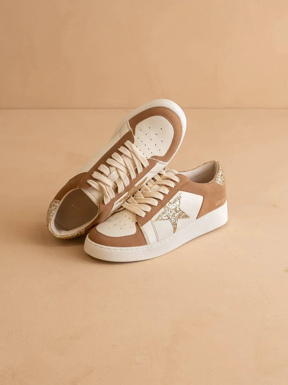 OASIS SOCIETY The Liberty Camel Glitter Star Sneaker - Sneakers