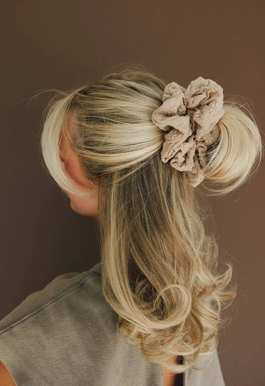 Shop ANDi The Tessa Jumbo Scrunchie - Ponytail Holders
