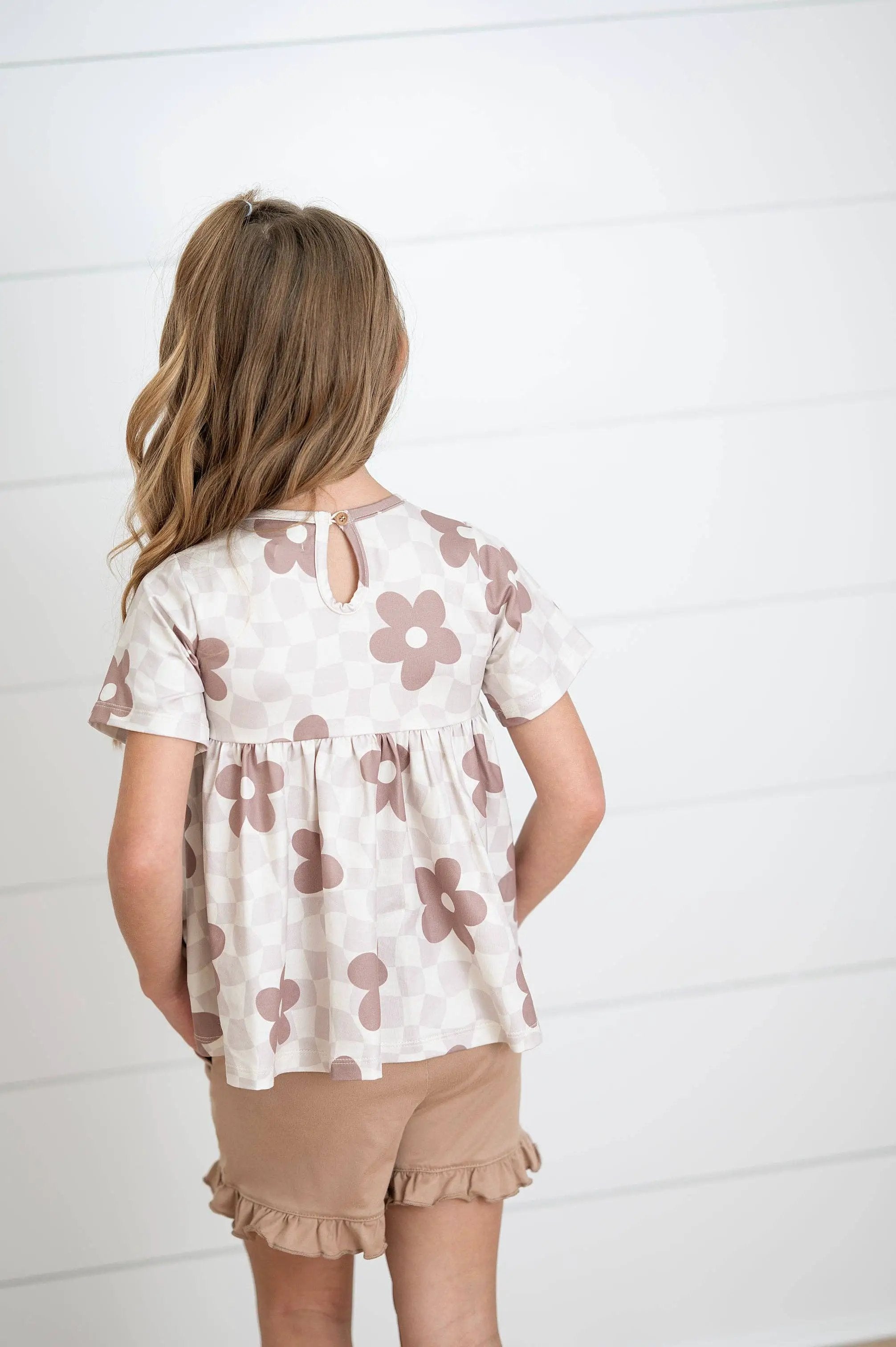 Oopsie Daisy Kids Retro Daisy Check Tan Pocket Ruffle Spring Short Set - Outfit Sets