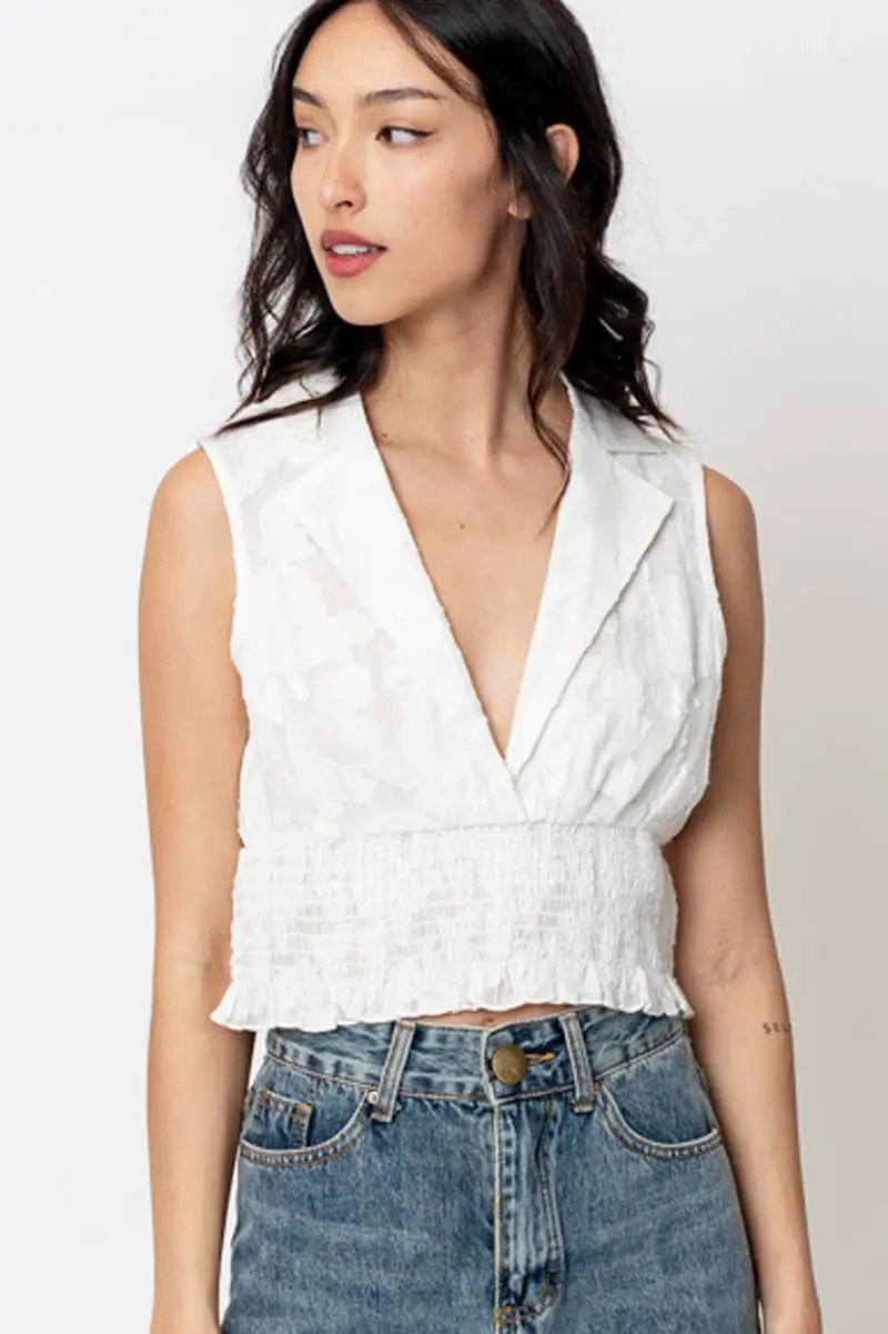 En Crème En Crème White Sleeveless Notch Lapel Cropped Top - Clothing Tops
