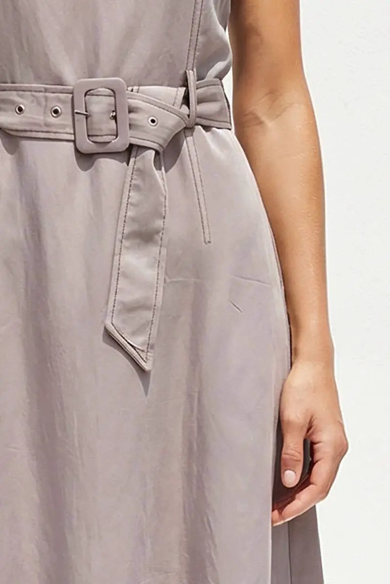 Naked Zebra The Contrast Stitch Sleeveless Belted Midi Dress: RED BEAN - Dresses