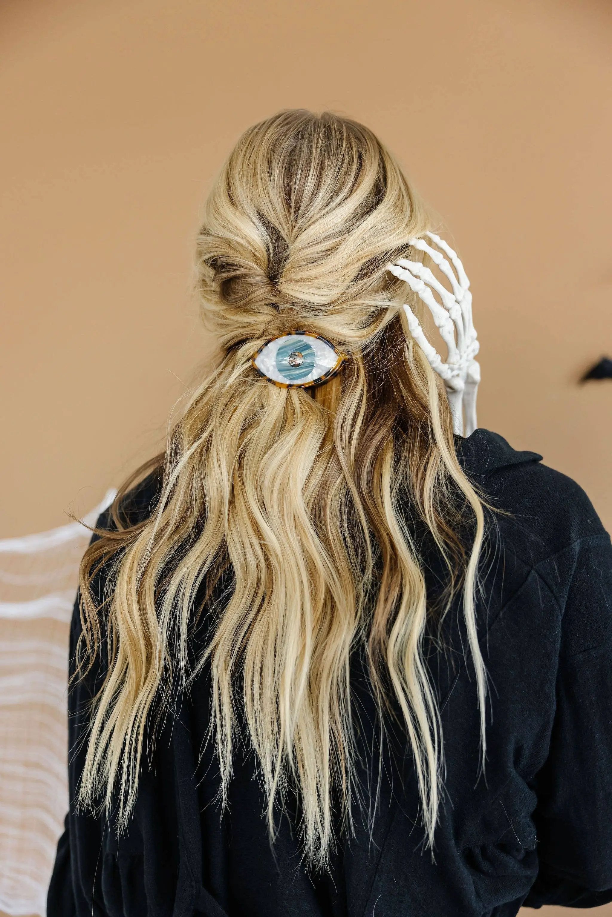 Shop ANDi Apple of my Eye Claw Clip - Hair Pins, Claws & Clips