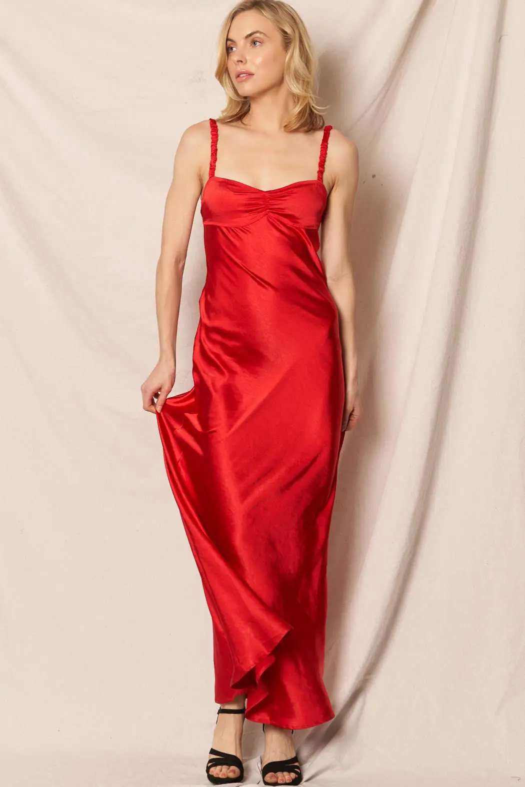 En Crème En Crème Red Sleeveless Sweetheart Neckline Satin Maxi Dress - Dresses Red satin maxi dress