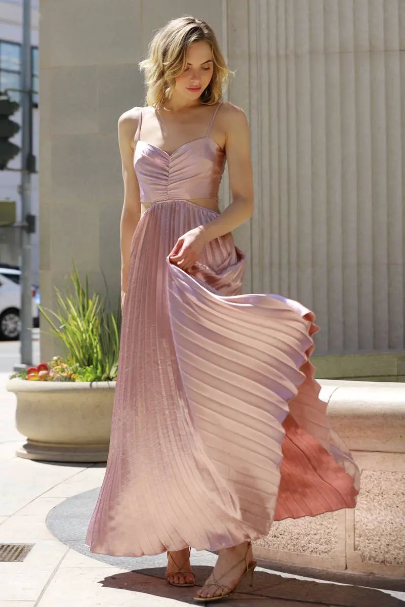 En Crème En Crème Blush Sleeveless Sweetheart Neckline Pleated Maxi Dress - Dresses sleeveless sweetheart neckline pleated maxi dress