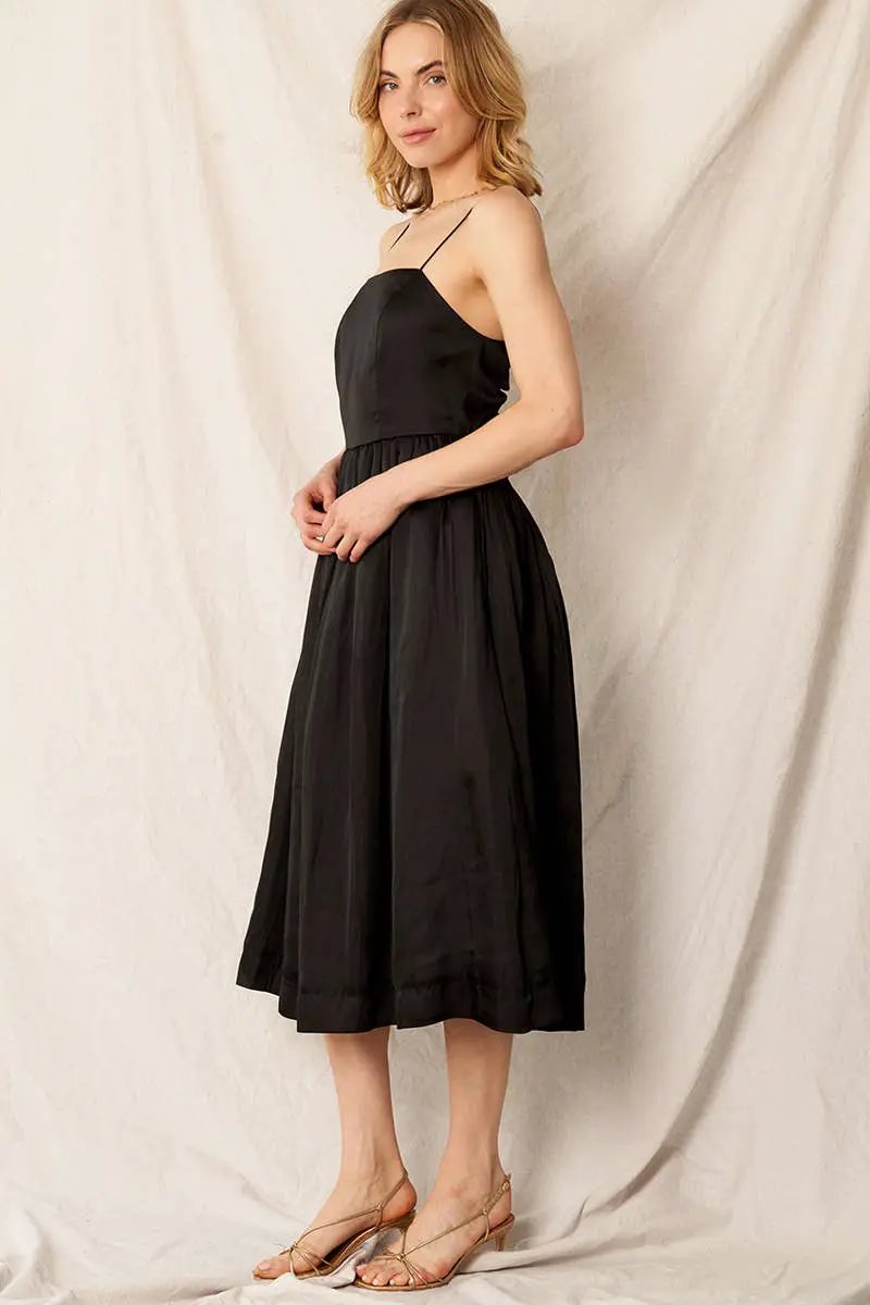 En Crème En Crème Black Sleeveless Cami Midi Dress - Dresses black sleeveless cami midi dress