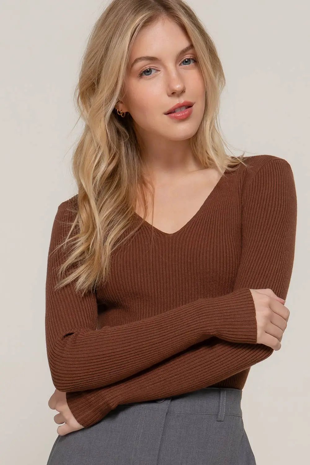Active Basic | Active USA Coffee Break Ribbed Viscose V-Neck Sweater - Sweaters
