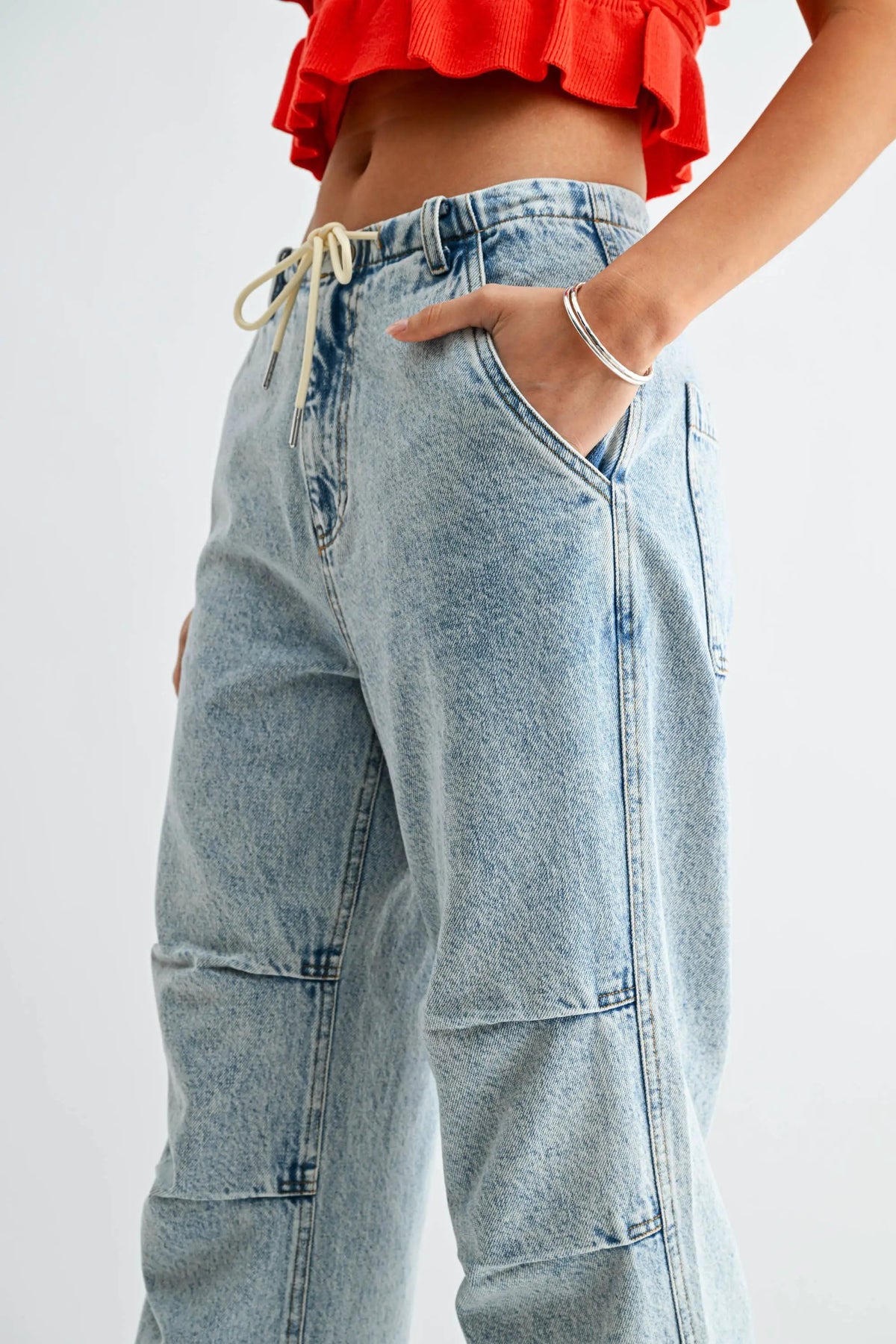 Camellia Camellia - CB10040E Relaxed Fit Wide-Leg Jeans with Drawstring: LIGHT WASHED DENIM / S-M-L (3-2-1) -