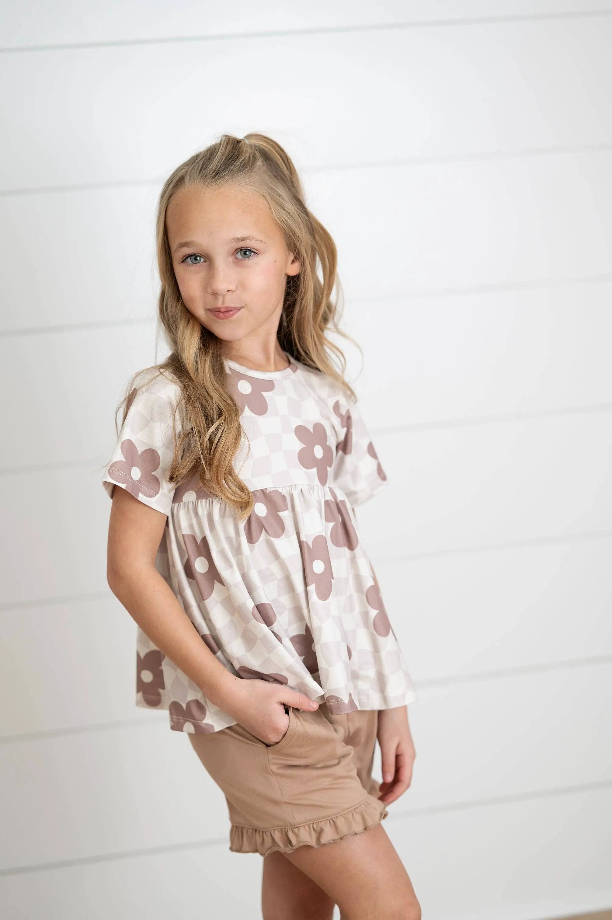 Oopsie Daisy Kids Retro Daisy Check Tan Pocket Ruffle Spring Short Set - Outfit Sets