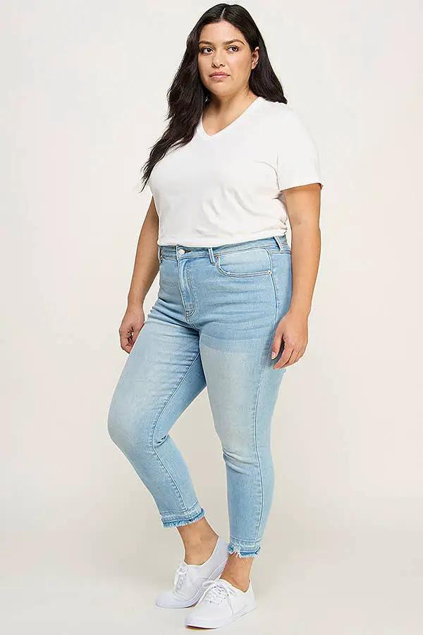 ARTEMIS VINTAGE Artemis Vintage High Rise Crop Skinny Jeans PLUS - Jeans