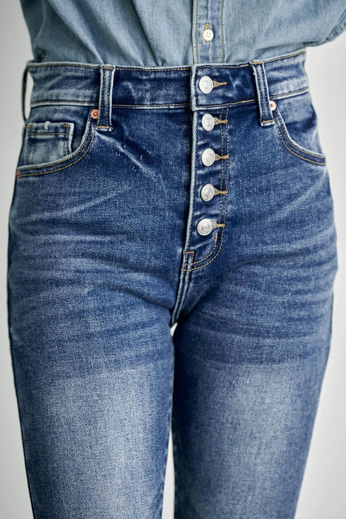 ARTEMIS VINTAGE Artemis Vintage Medium Wash High Rise Button-Up Skinny Jeans - Jeans