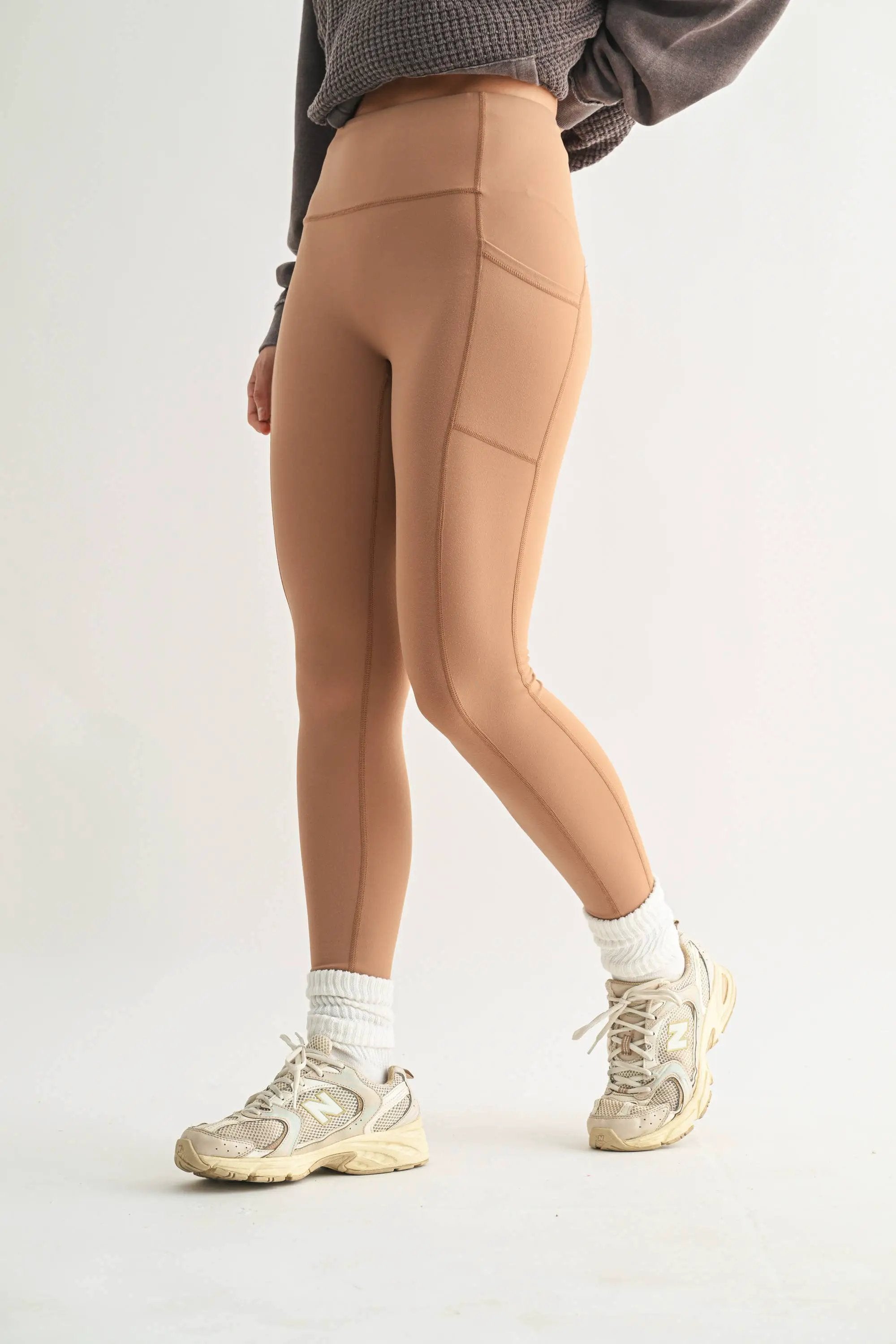 Mono B Mono B - No Front Seam Lycra-Blend Swoop Leggings in Nude - Leggings