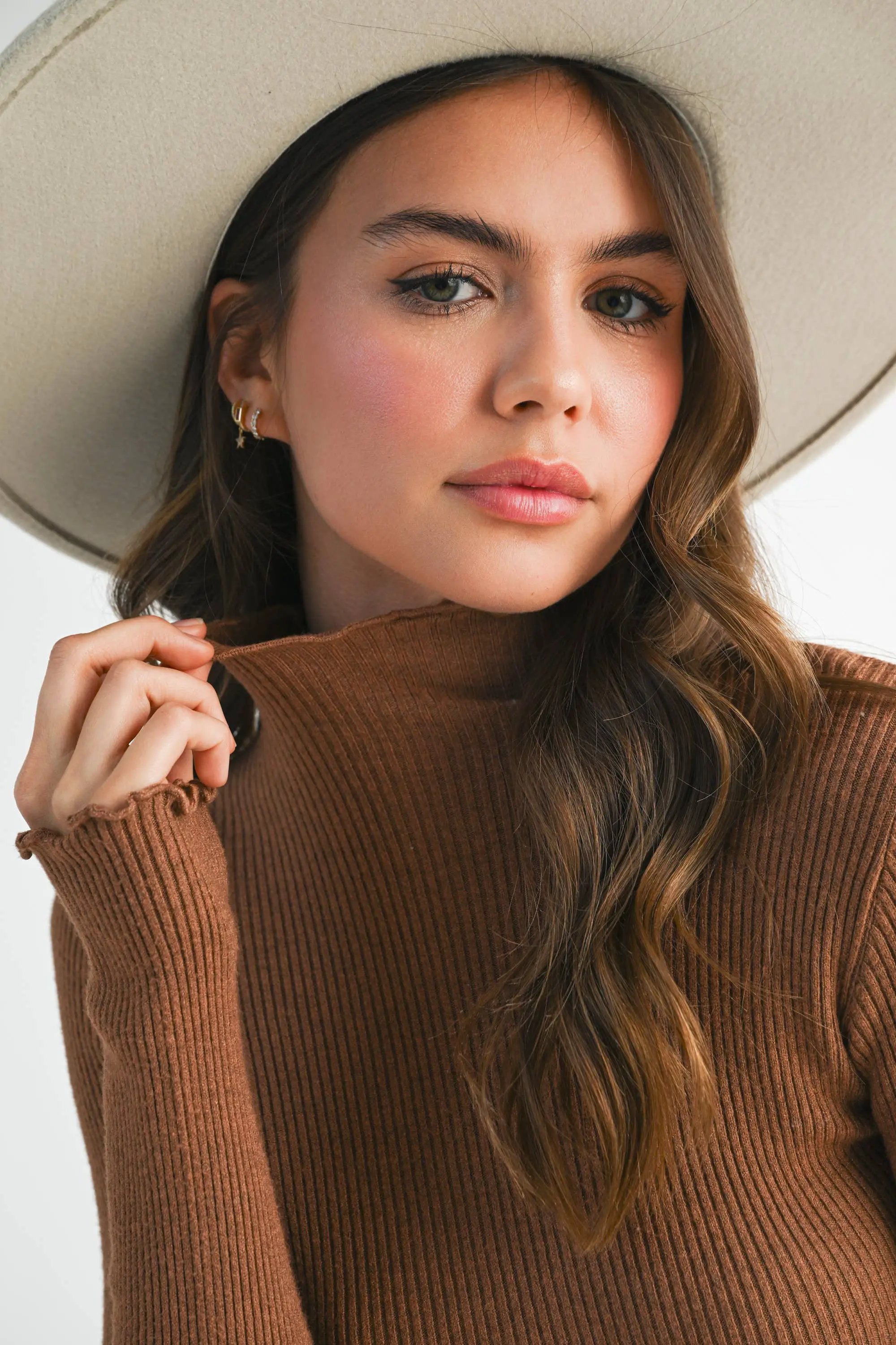 AEMI + CO The Marcey Knit Sweater: Caramel - Sweaters