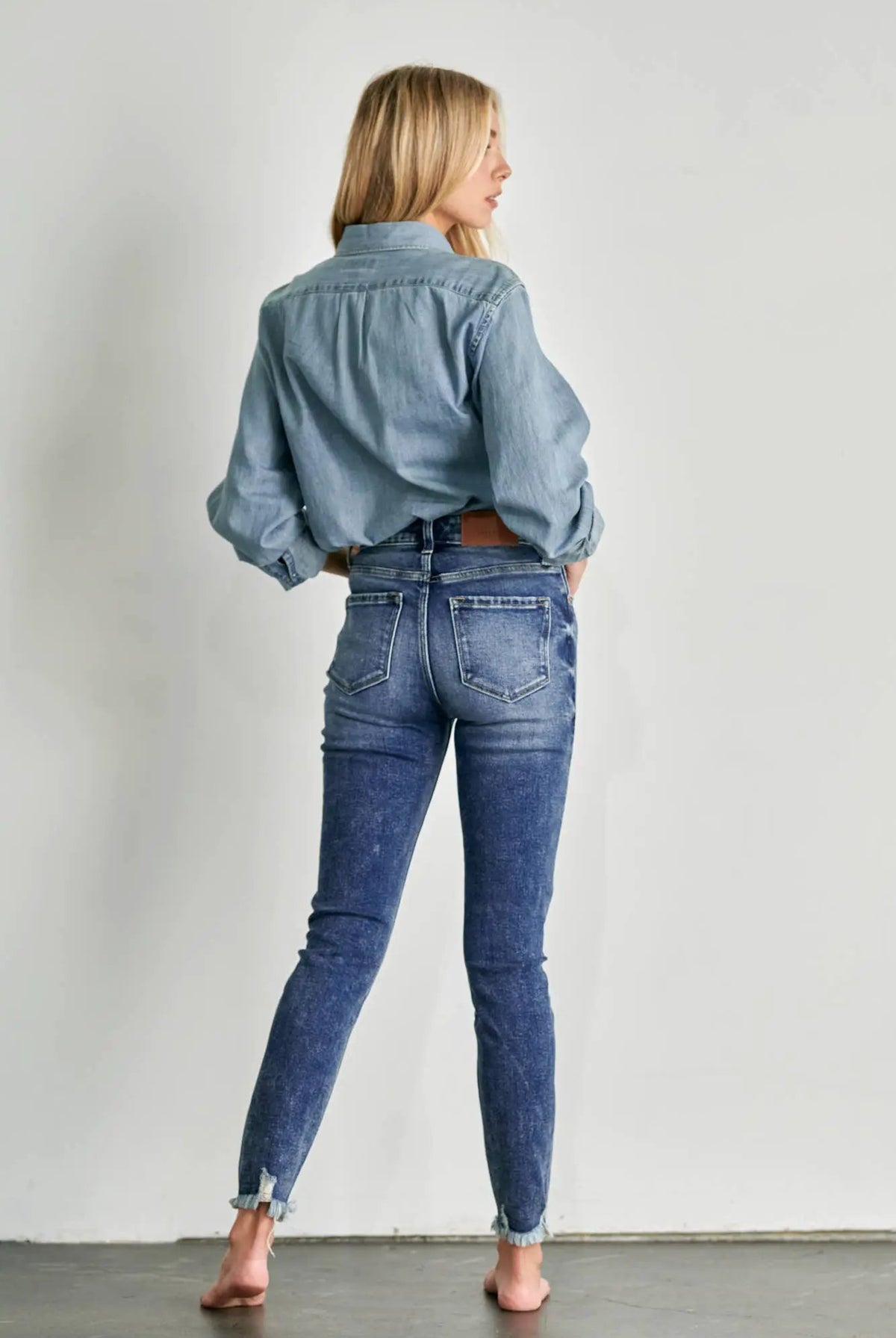 ARTEMIS VINTAGE Artemis Vintage Medium Wash High Rise Button-Up Skinny Jeans - Jeans