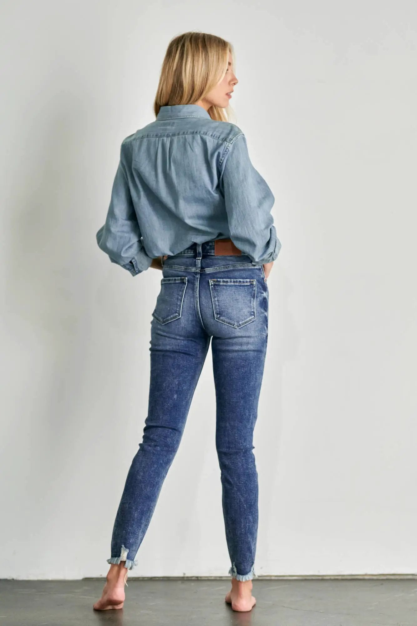 ARTEMIS VINTAGE Artemis Vintage Medium Wash High Rise Button-Up Skinny Jeans - Jeans