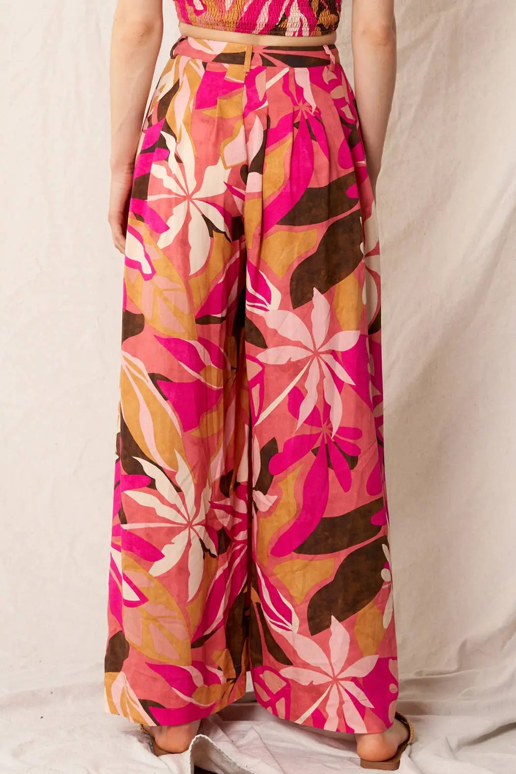 En Crème En Crème Pink Multi Printed Pleated Wide Leg Pants - Pants