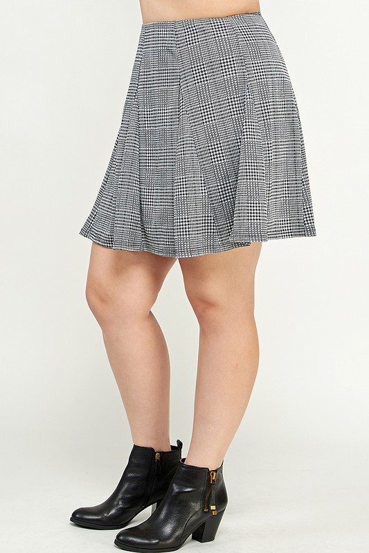 Black and white plaid pleated skirt.