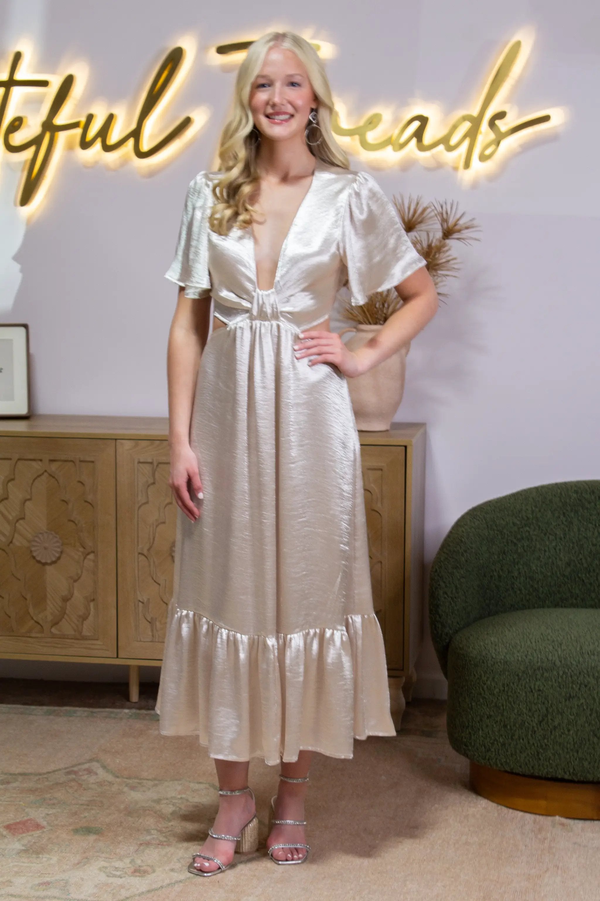 En Crème En Crème Ivory Satin Flutter Sleeve Open-Back Maxi Dress - Dresses