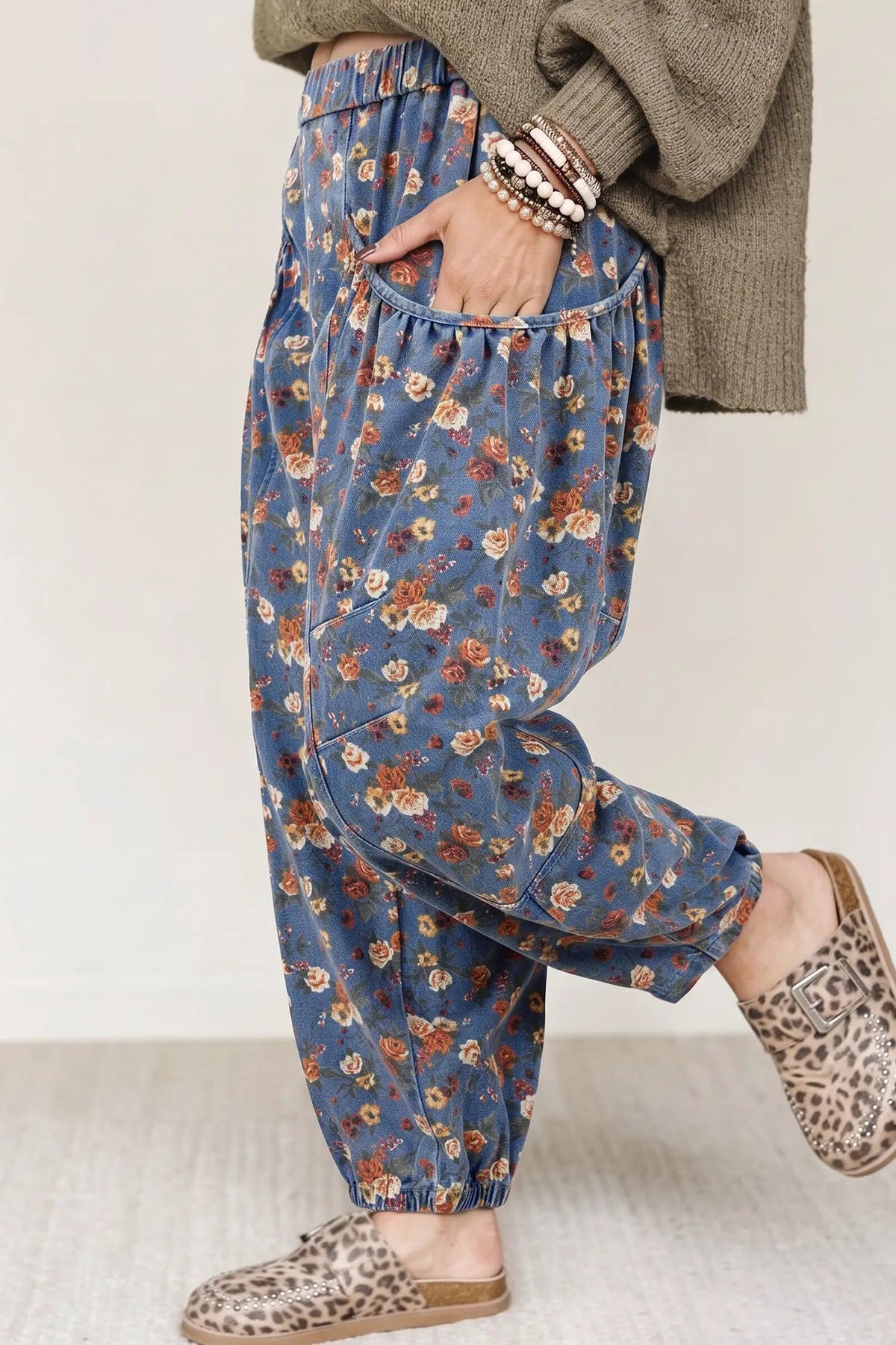 The Della Jeans - Beau Blue — view 3