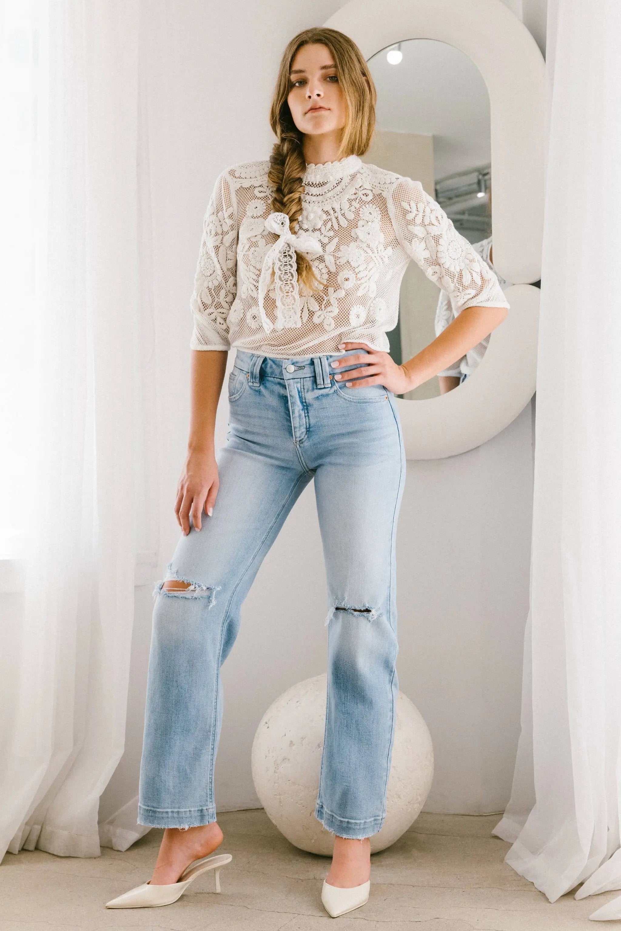 ARTEMIS VINTAGE ARTEMIS VINTAGE - Sculpt & Straight Tummy Control Light Wash Distressed Jeans - Jeans