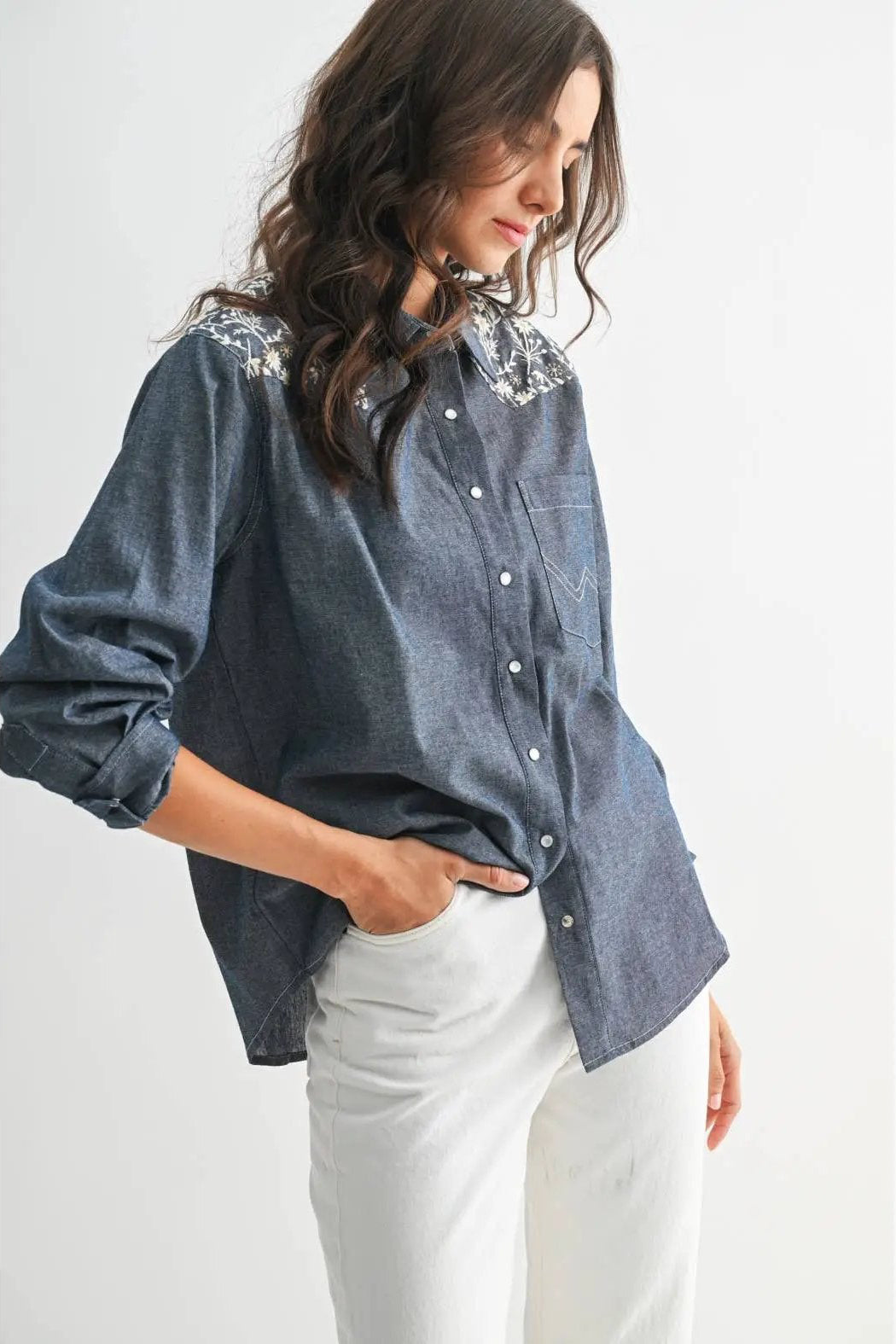 Camellia Camellia - EMBROIDERED DENIM BUTTON-UP LONG-SLEEVE SHIRT: DARK CHAMBRAY / S-M-L(3-2-1) -