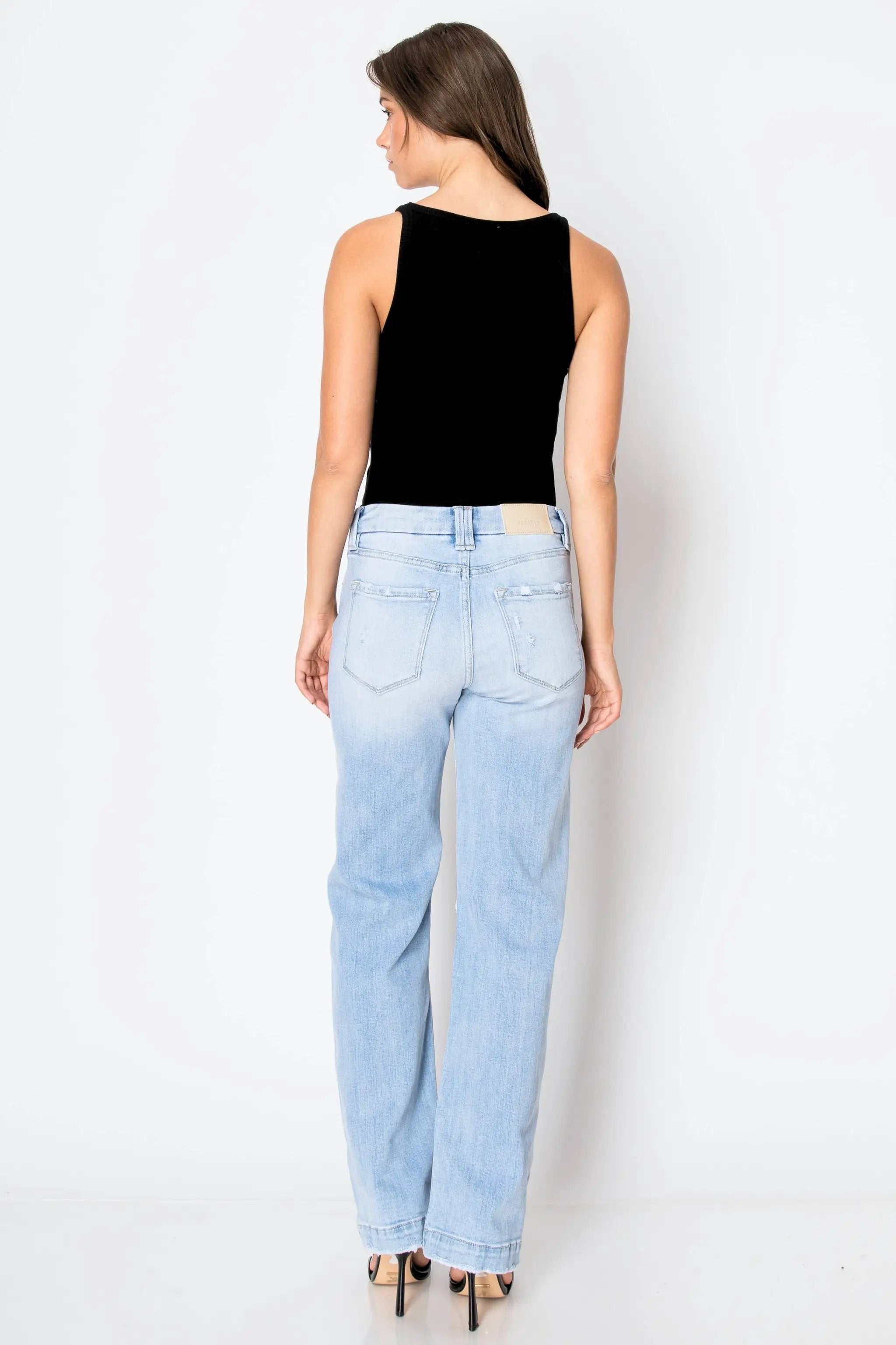 ARTEMIS VINTAGE ARTEMIS VINTAGE - Sculpt & Straight Tummy Control Light Wash Distressed Jeans - Jeans